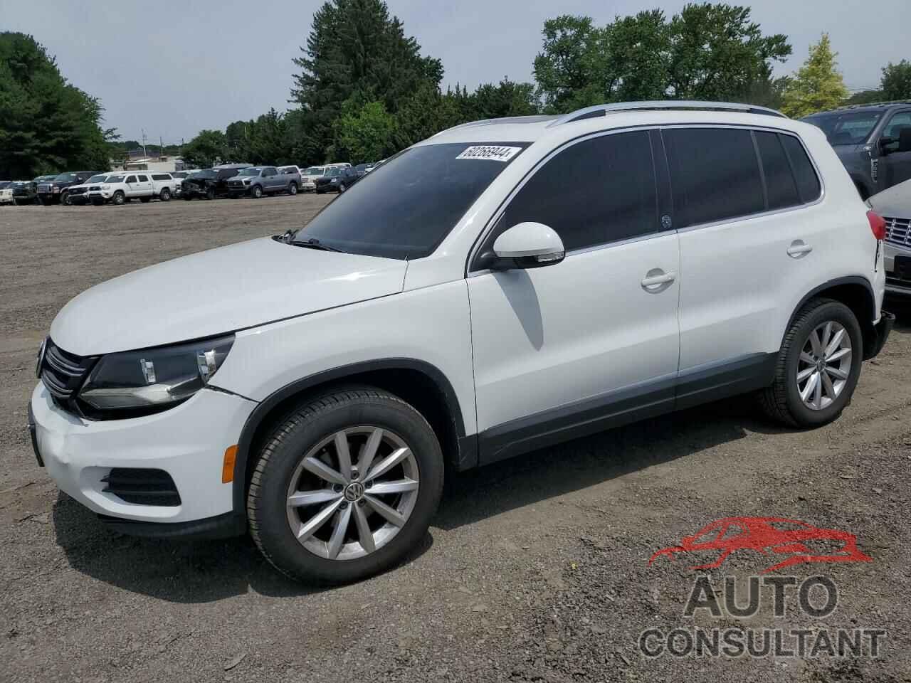 VOLKSWAGEN TIGUAN 2017 - WVGSV7AX2HK020275