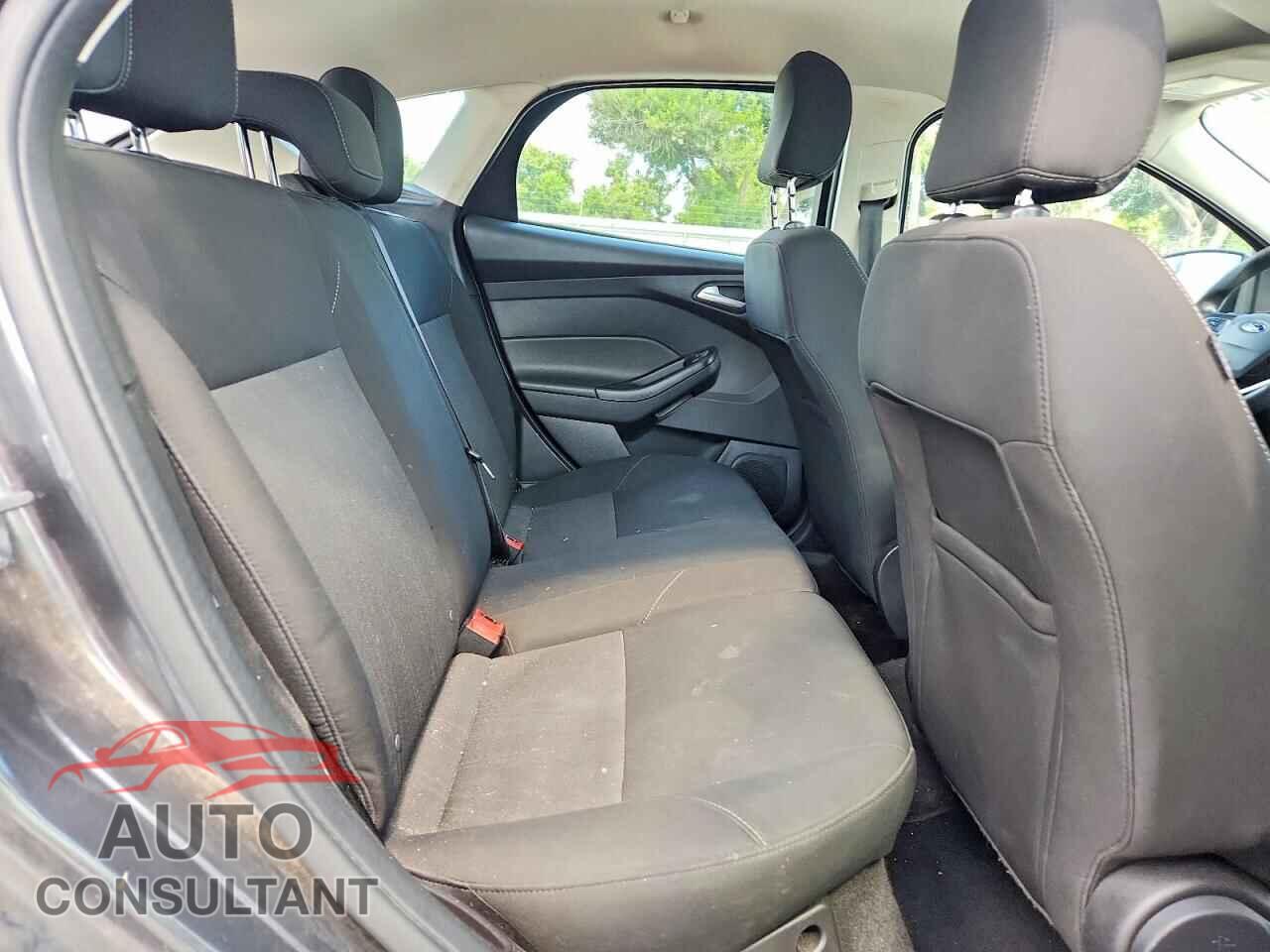 FORD FOCUS 2017 - 1FADP3K27HL307713