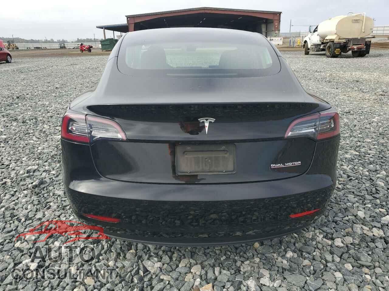 TESLA MODEL 3 2019 - 5YJ3E1EB4KF385582