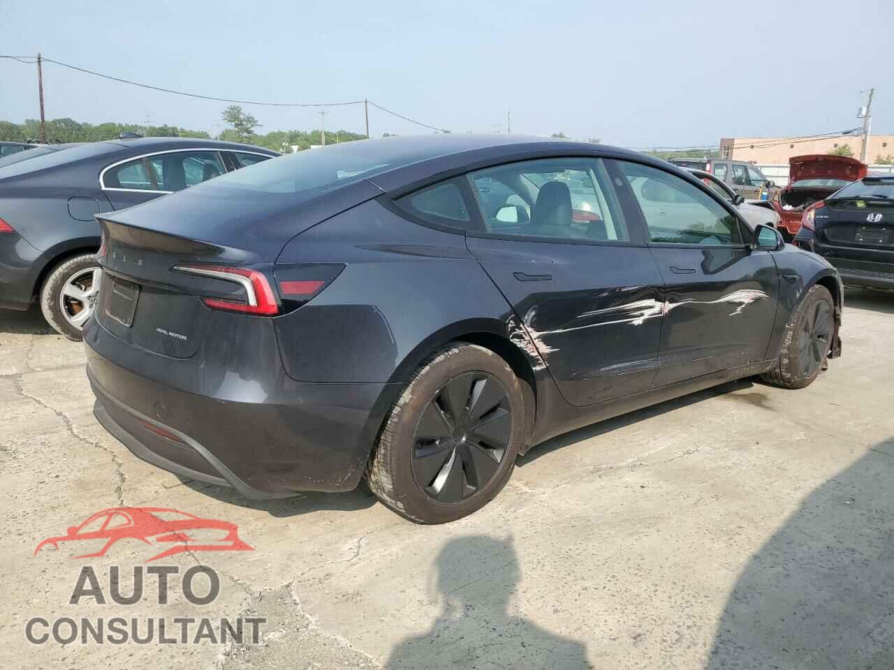 TESLA MODEL 3 2024 - 5YJ3E1EB9RF825791