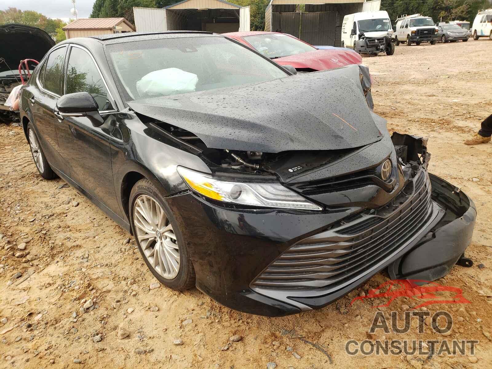 TOYOTA CAMRY 2018 - 4T1B11HK5JU029677
