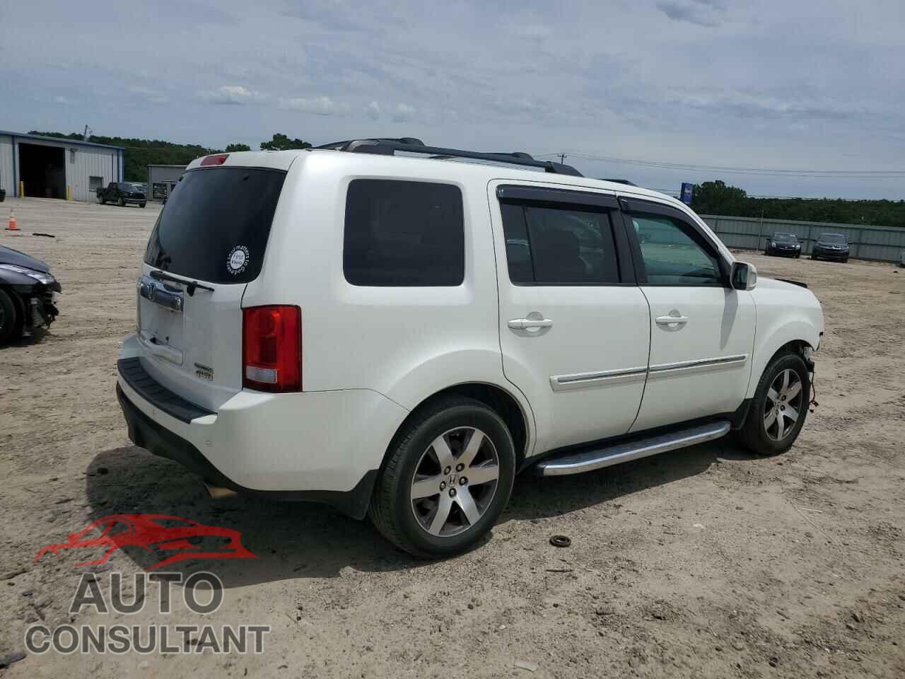 HONDA PILOT 2013 - 5FNYF4H98DB016692