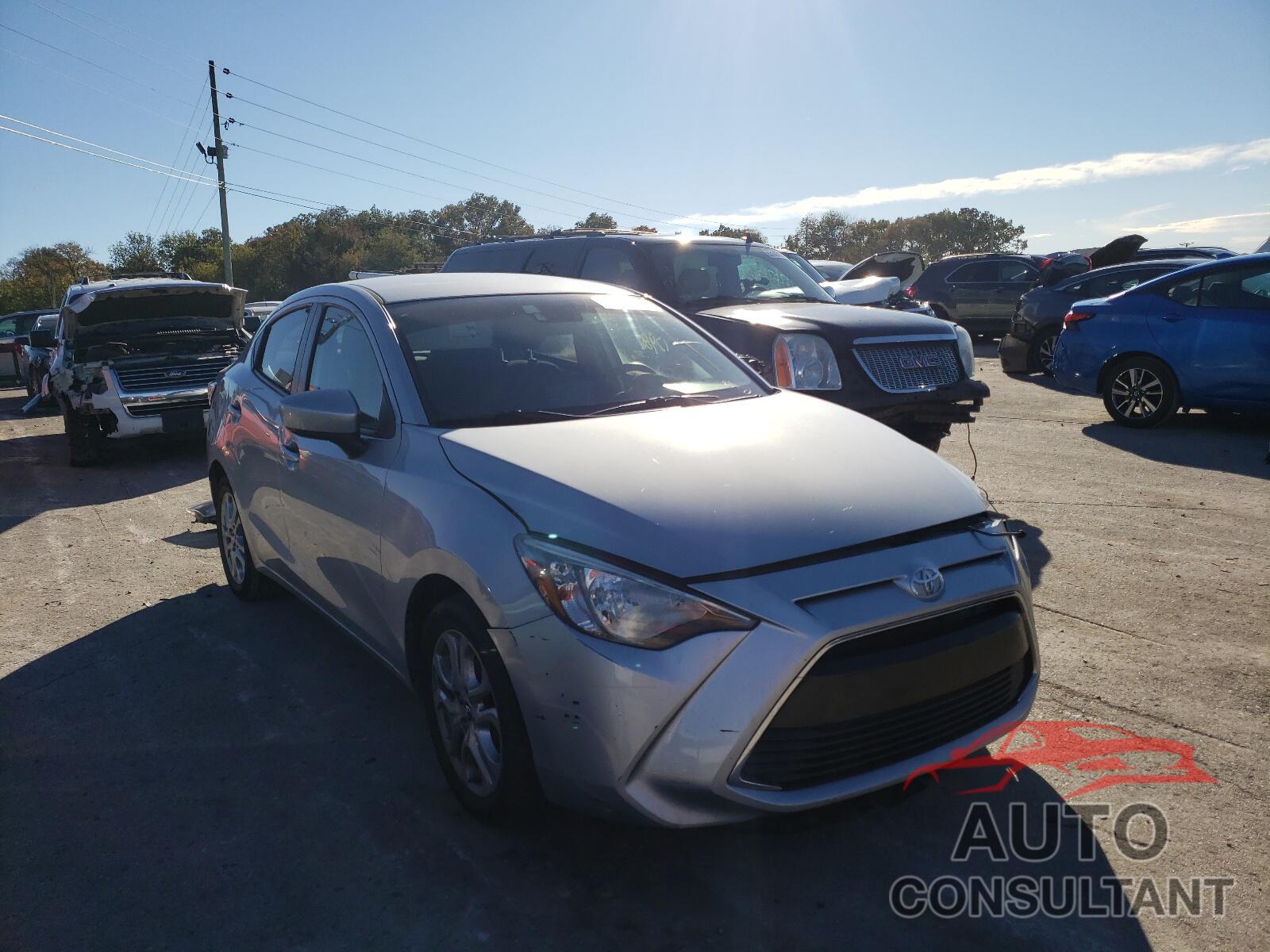 TOYOTA YARIS 2017 - 3MYDLBYV1HY159245