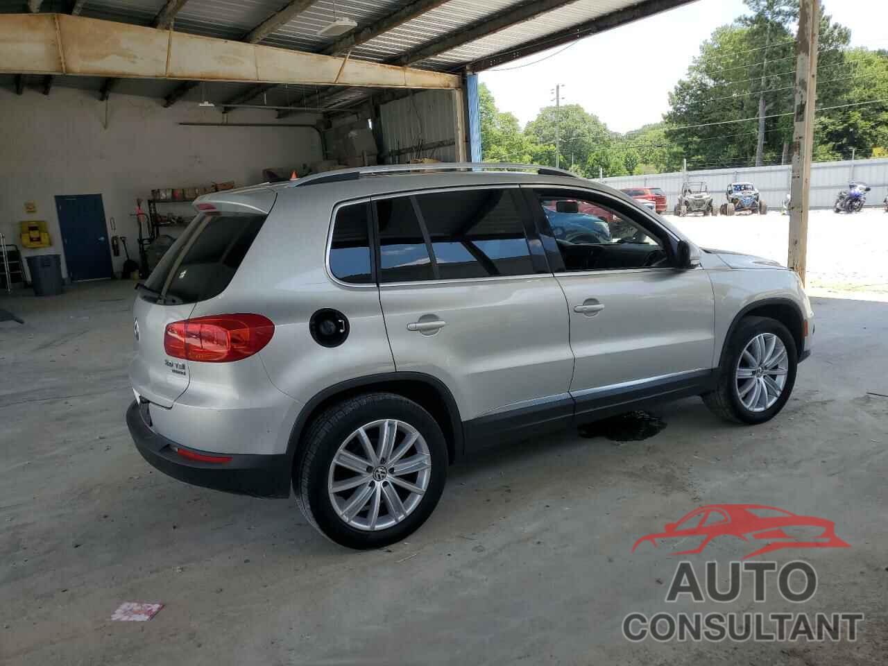 VOLKSWAGEN TIGUAN 2015 - WVGBV7AX0FW607094