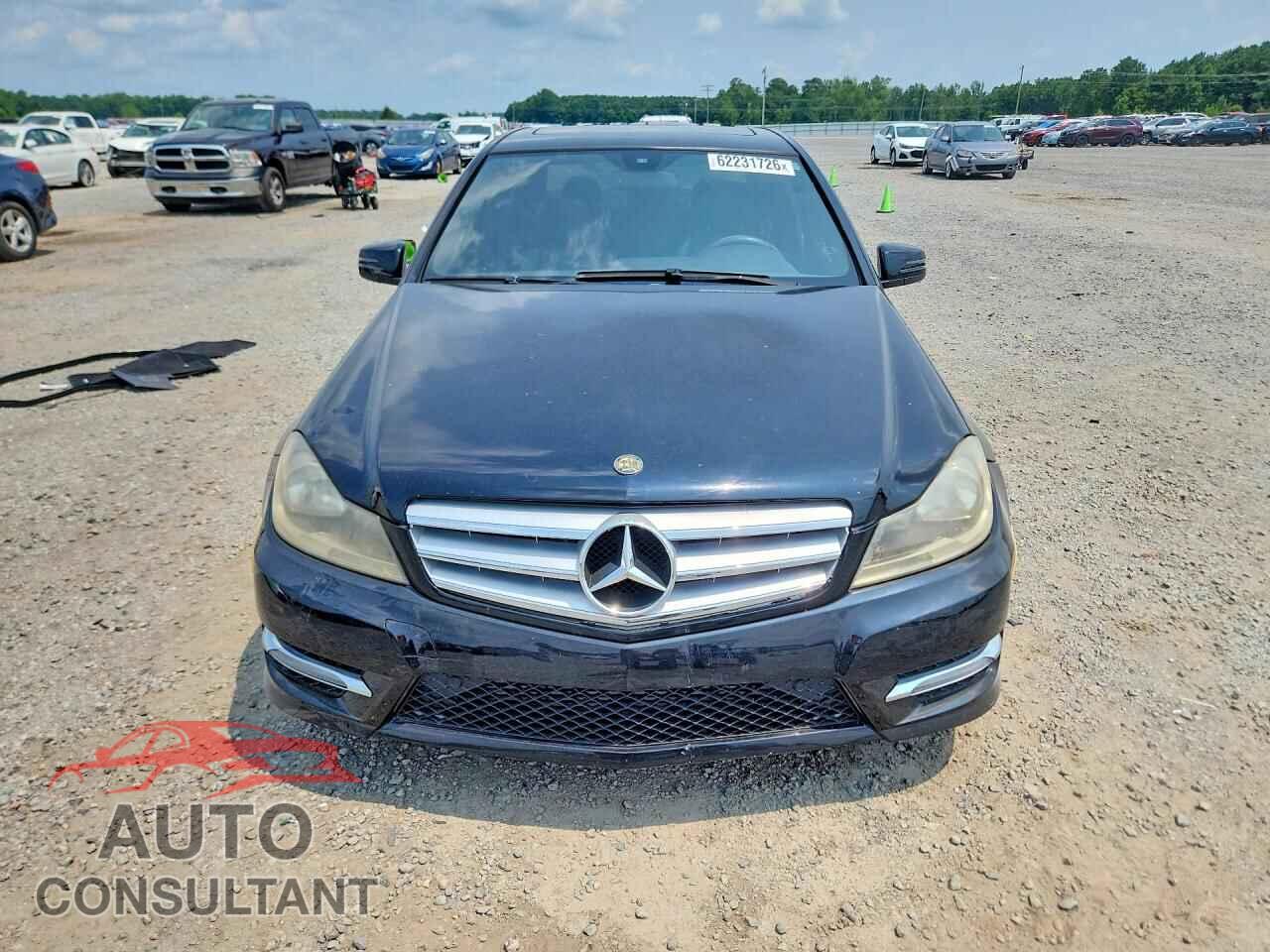 MERCEDES-BENZ C-CLASS 2012 - WDDGF4HB3CA609467