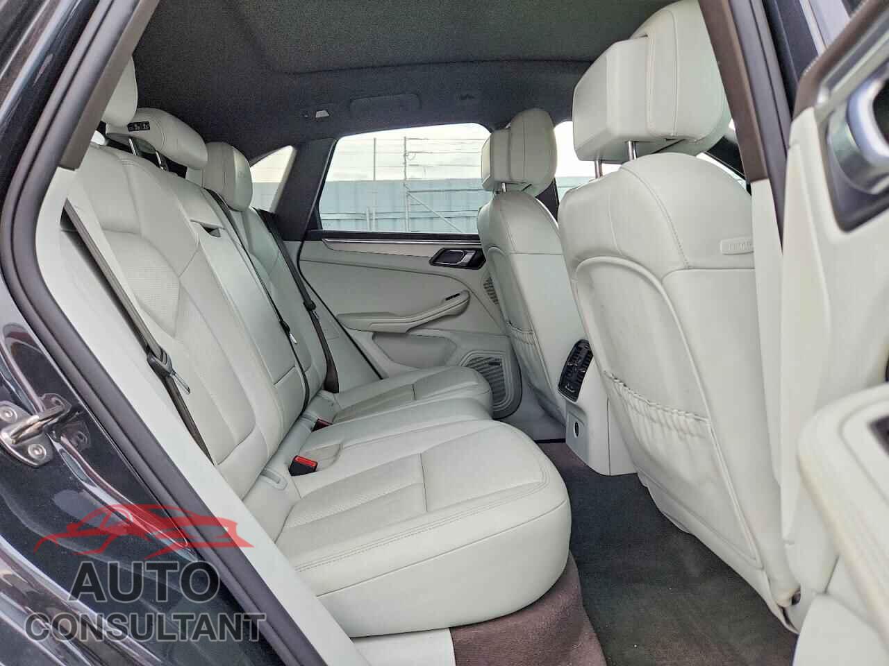 PORSCHE MACAN 2017 - WP1AG2A58HLB54891