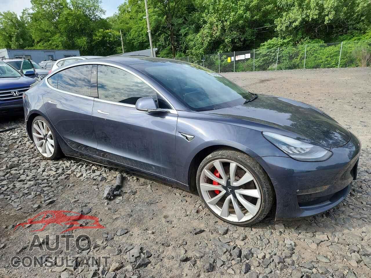 TESLA MODEL 3 2019 - 5YJ3E1EB3KF237567