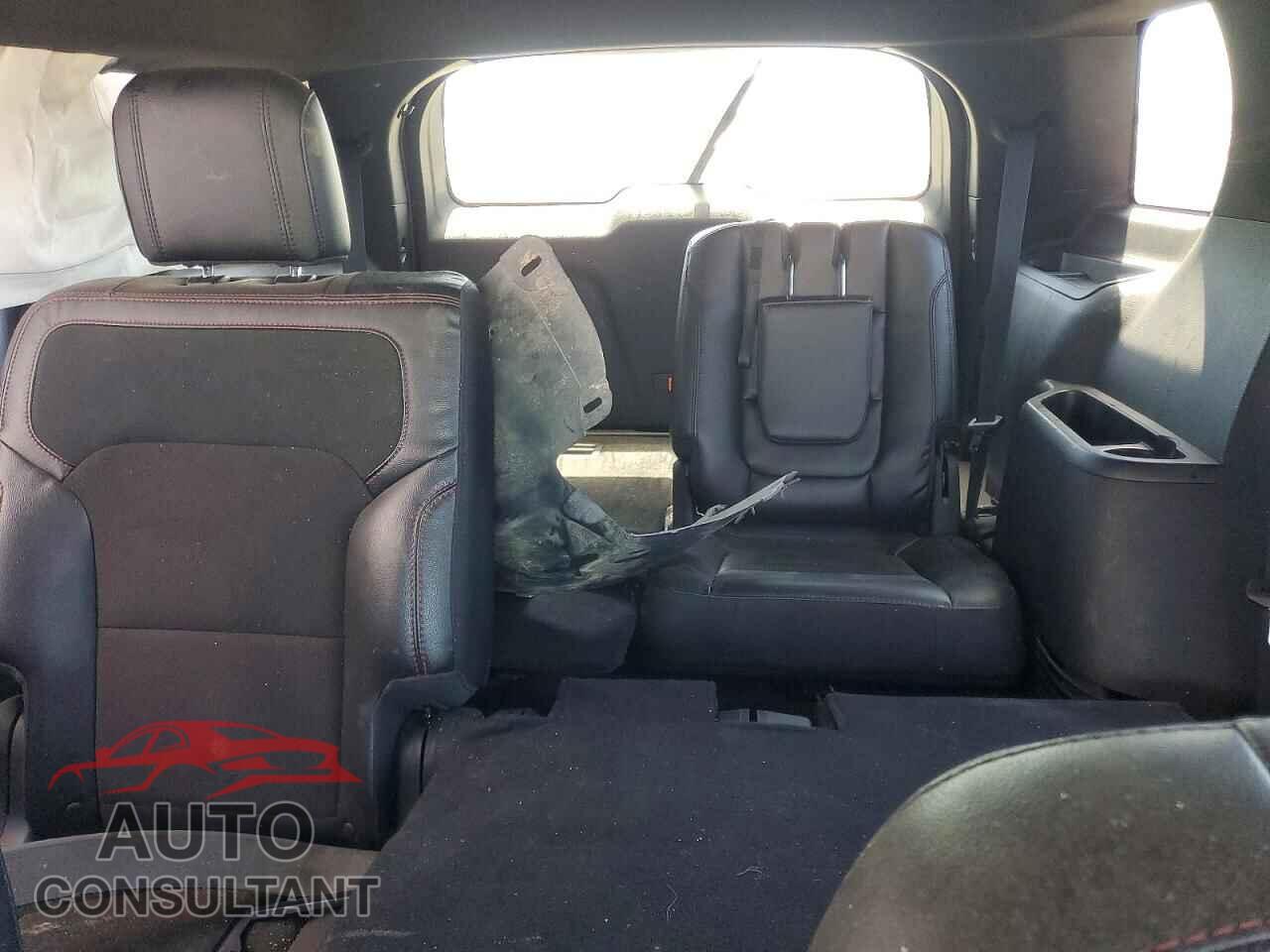 FORD EXPLORER 2018 - 1FM5K7D8XJGB32471