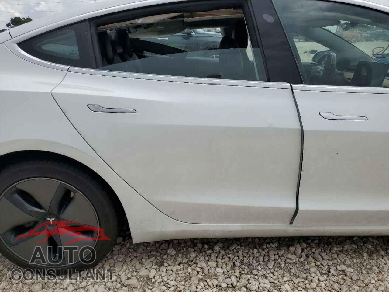 TESLA MODEL 3 2018 - 5YJ3E1EA6JF030371