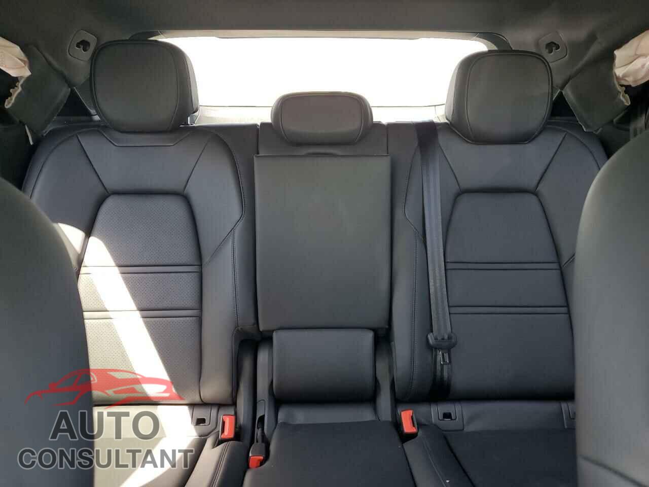 PORSCHE CAYENNE 2024 - WP1BL2AY8RDA60242