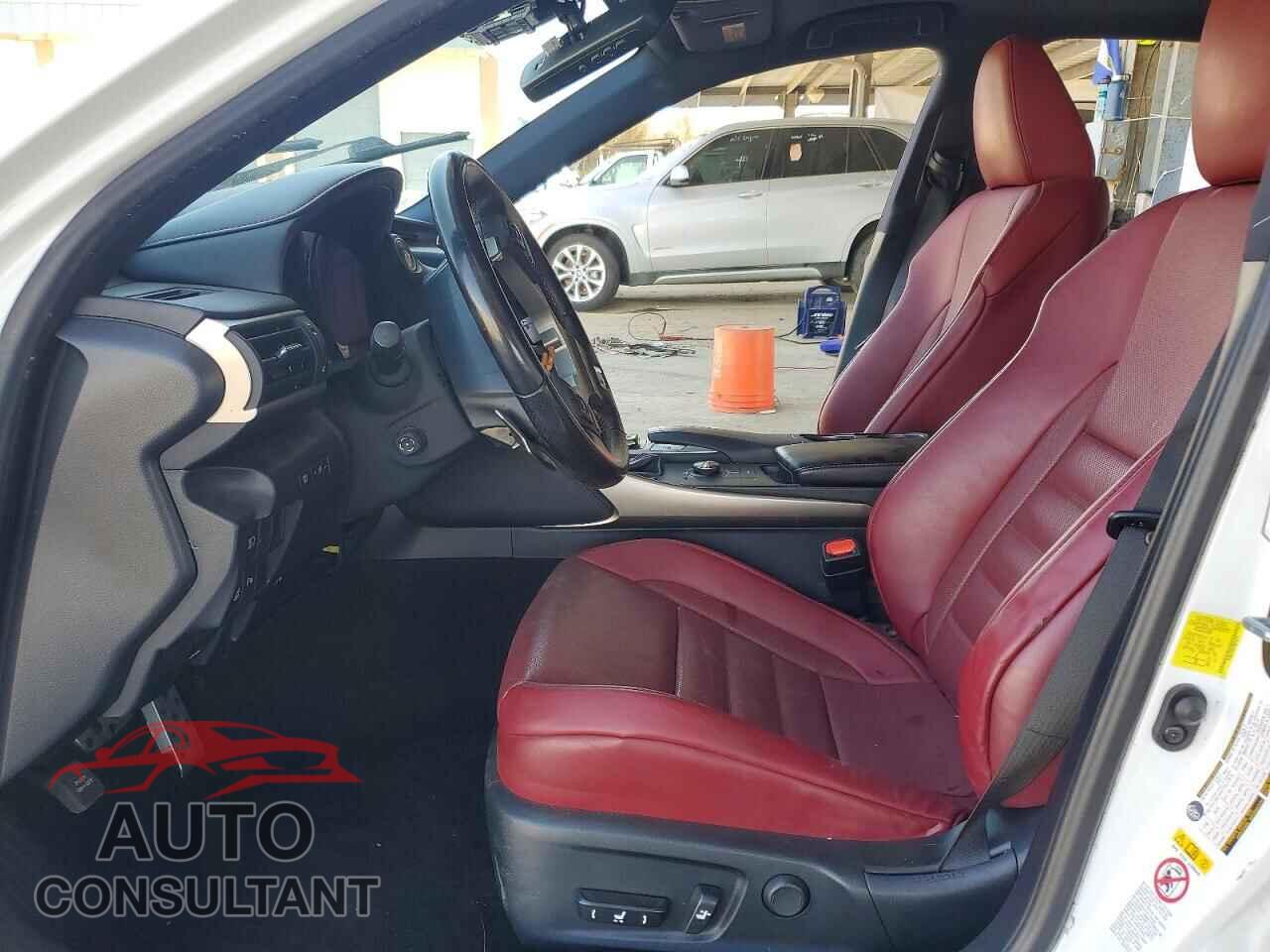 LEXUS IS 2018 - JTHBA1D22J5071811