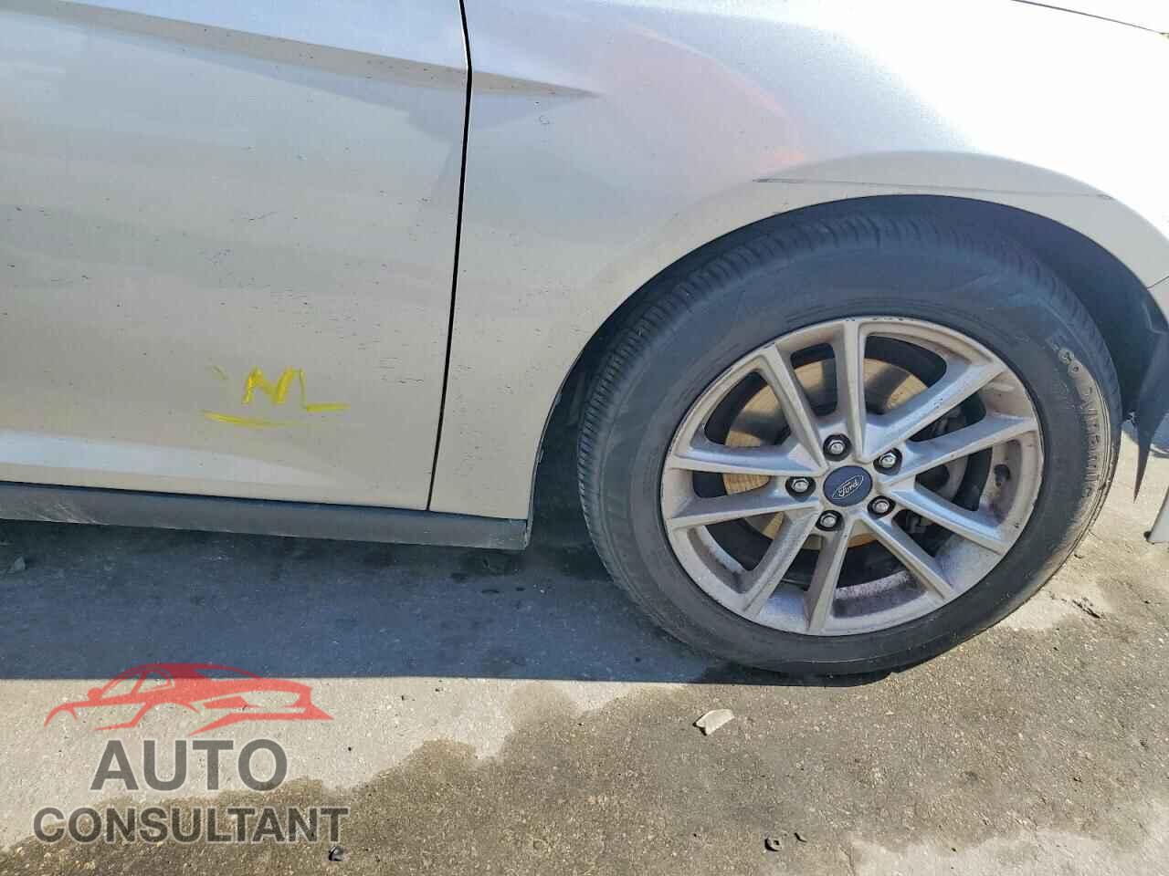 FORD FOCUS 2017 - 1FADP3F26HL264279