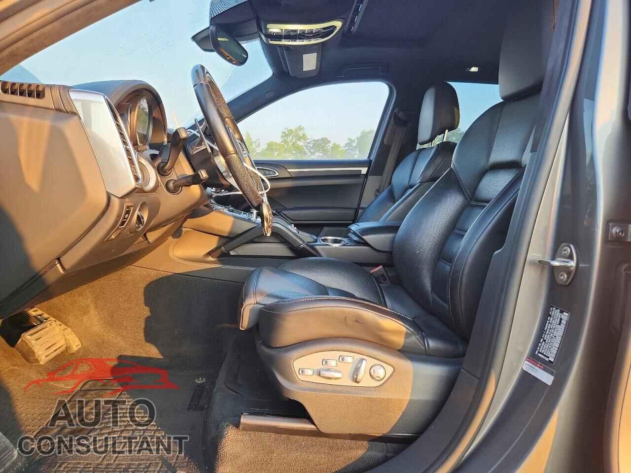 PORSCHE CAYENNE 2015 - WP1AC2A20FLA82308