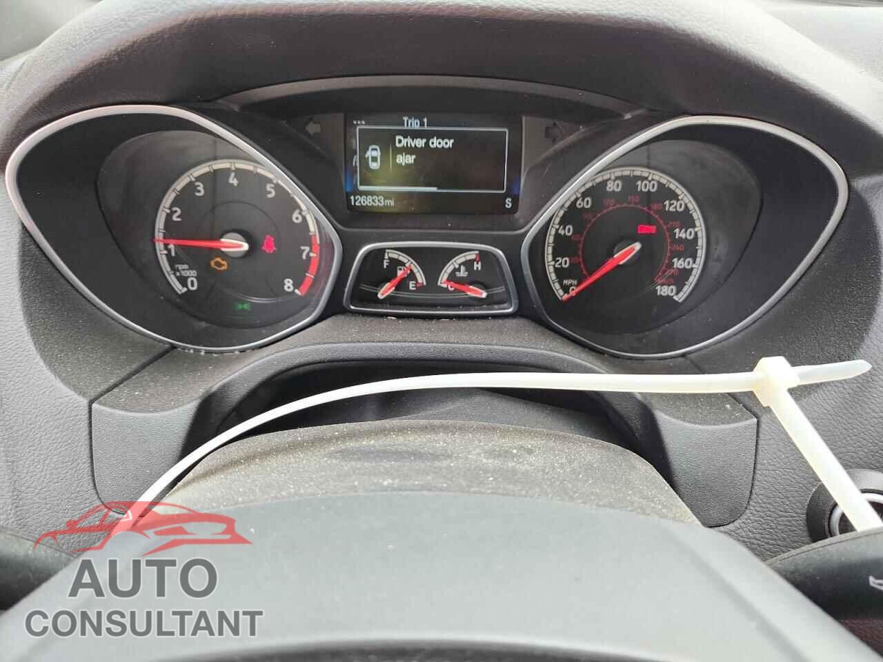FORD FOCUS 2015 - 1FADP3L98FL339367