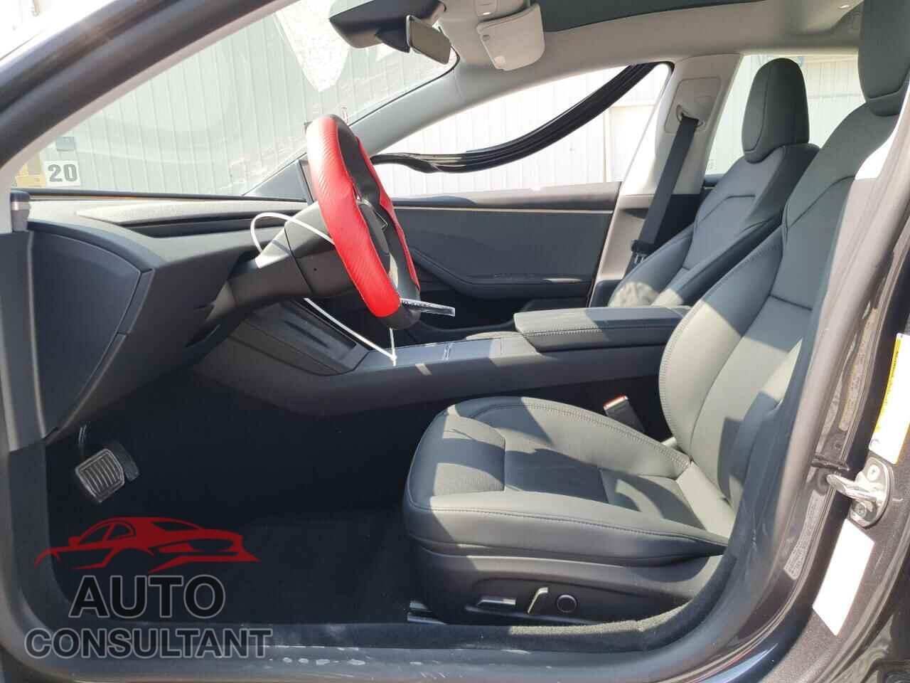 TESLA MODEL 3 2024 - 5YJ3E1EA2RF847557