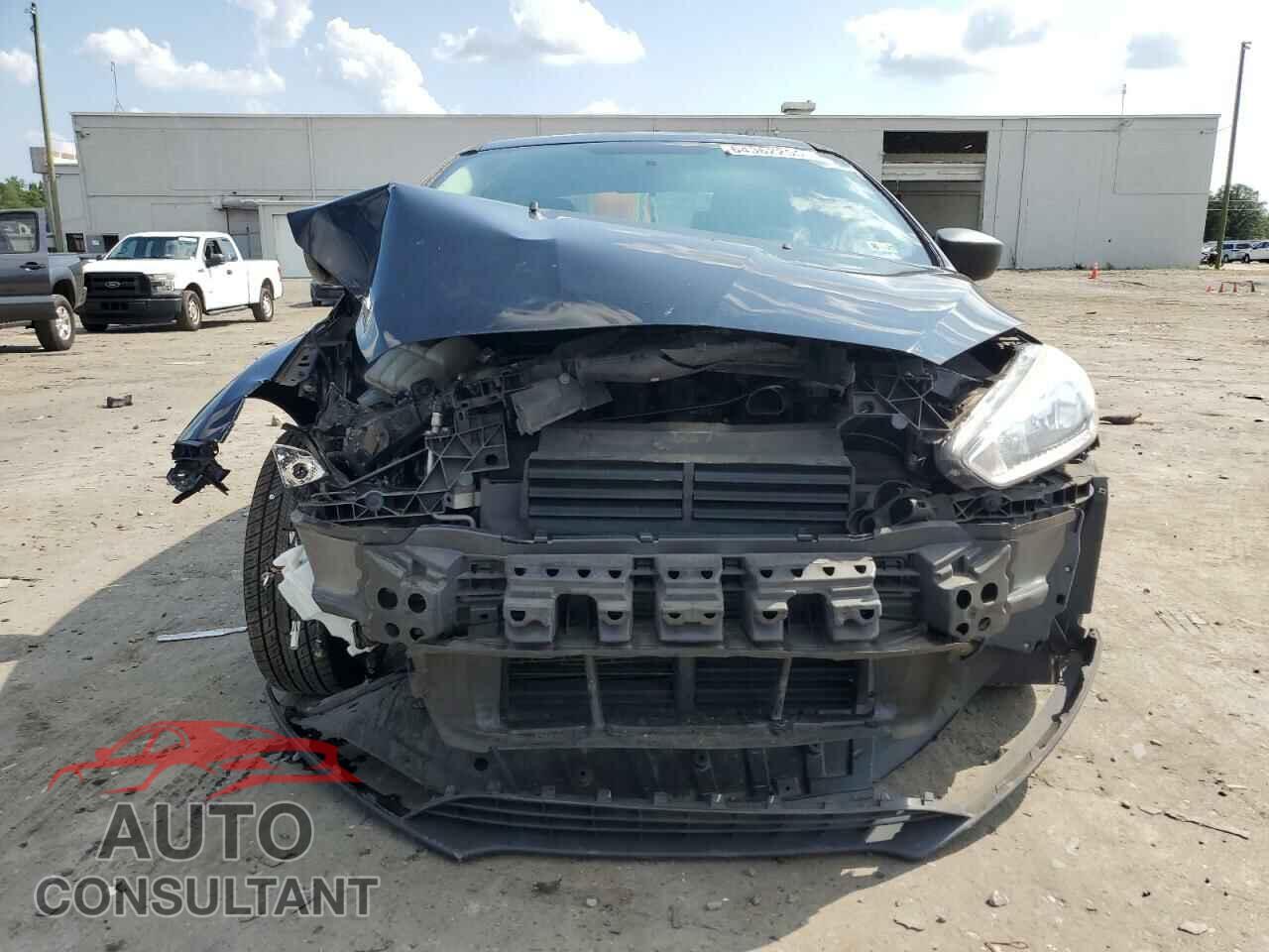 FORD FOCUS 2018 - 1FADP3E28JL227497