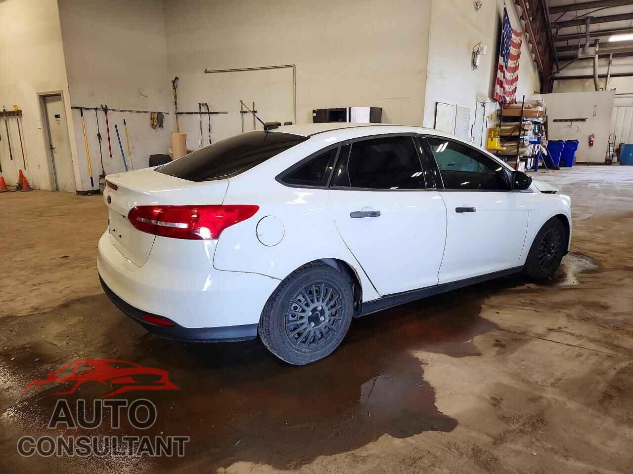 FORD FOCUS 2017 - 1FADP3E20HL299417