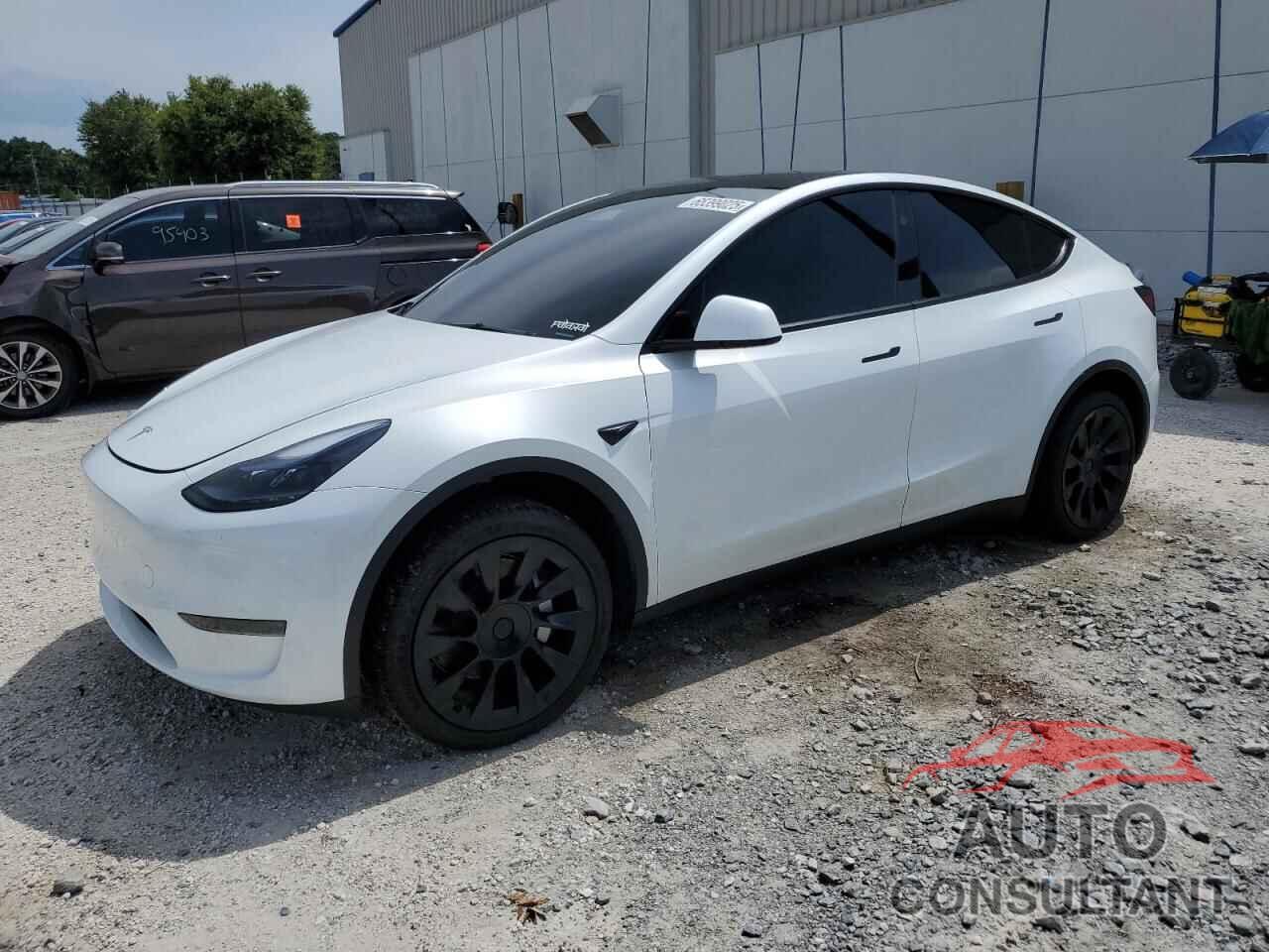 TESLA MODEL Y 2024 - 7SAYGDED5RA335139