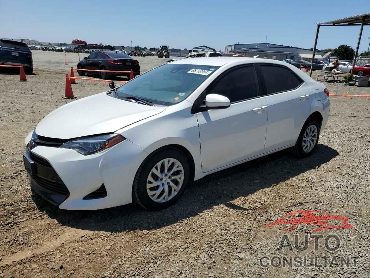 TOYOTA COROLLA 2018 - 5YFBURHE5JP842888