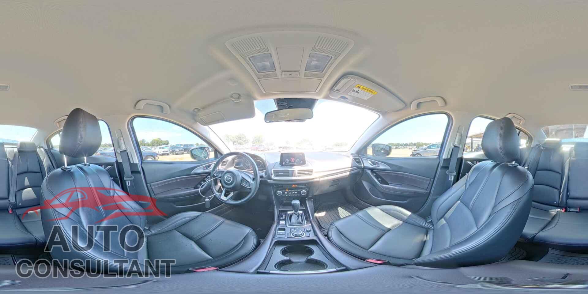 MAZDA 3 2018 - 3MZBN1V39JM193473