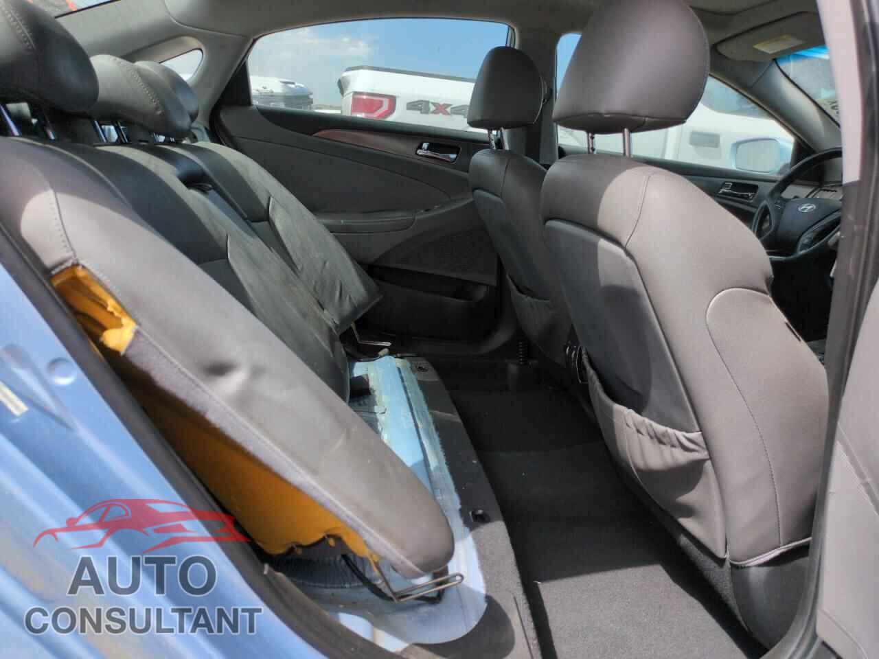 HYUNDAI SONATA 2012 - KMHEC4A41CA040247
