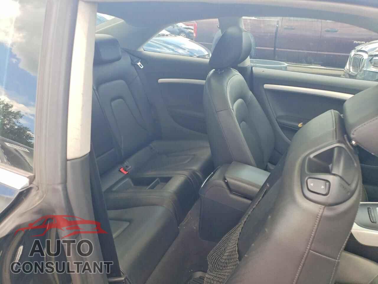 AUDI A5 2010 - WAUCFAFR1AA052284