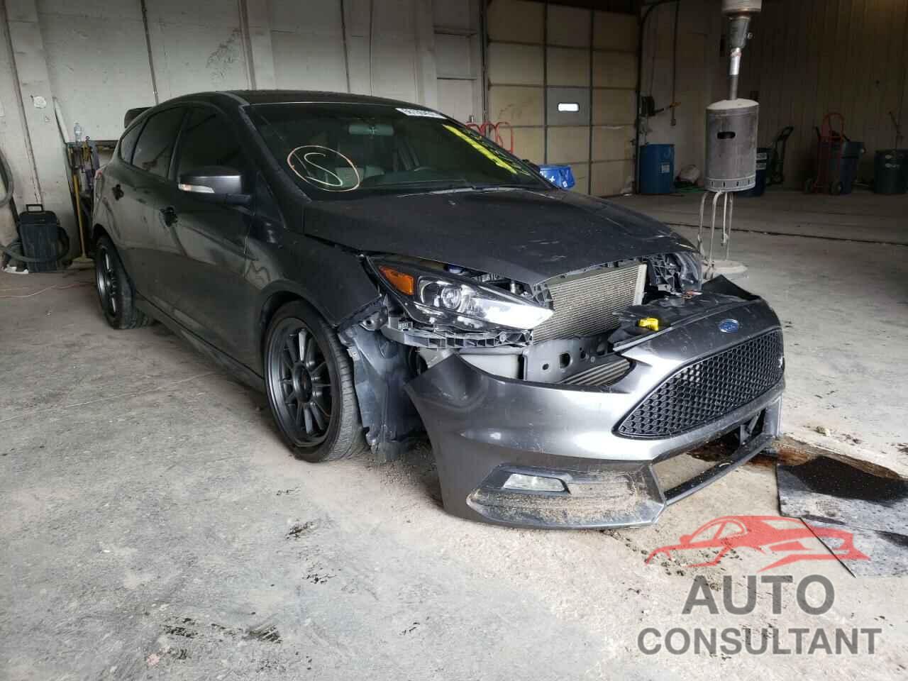 FORD FOCUS 2017 - 1FADP3L97HL348841