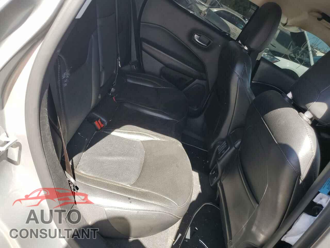 JEEP COMPASS 2020 - 3C4NJCCB3LT152623