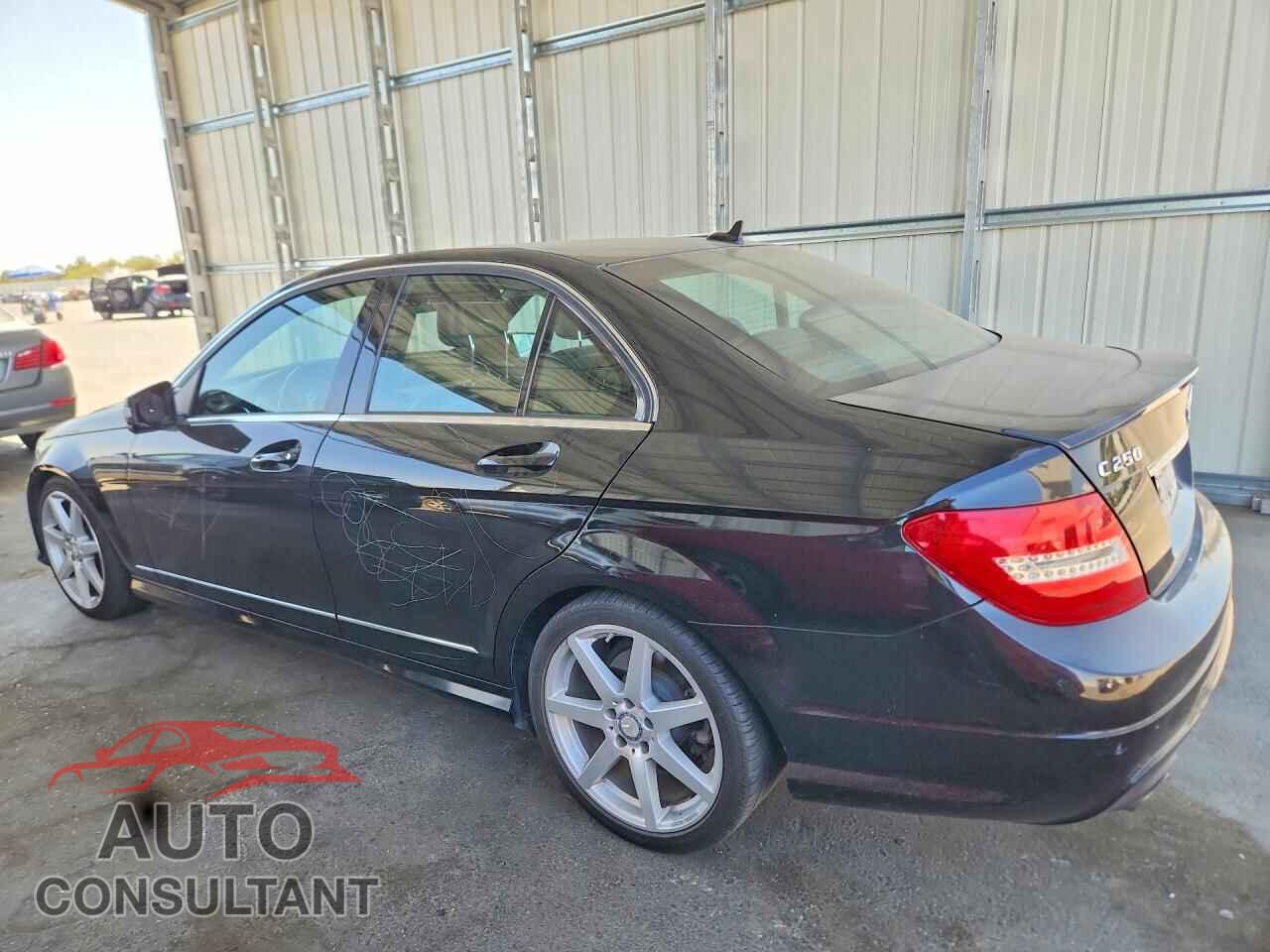 MERCEDES-BENZ C-CLASS 2013 - WDDGF4HB0DR242790
