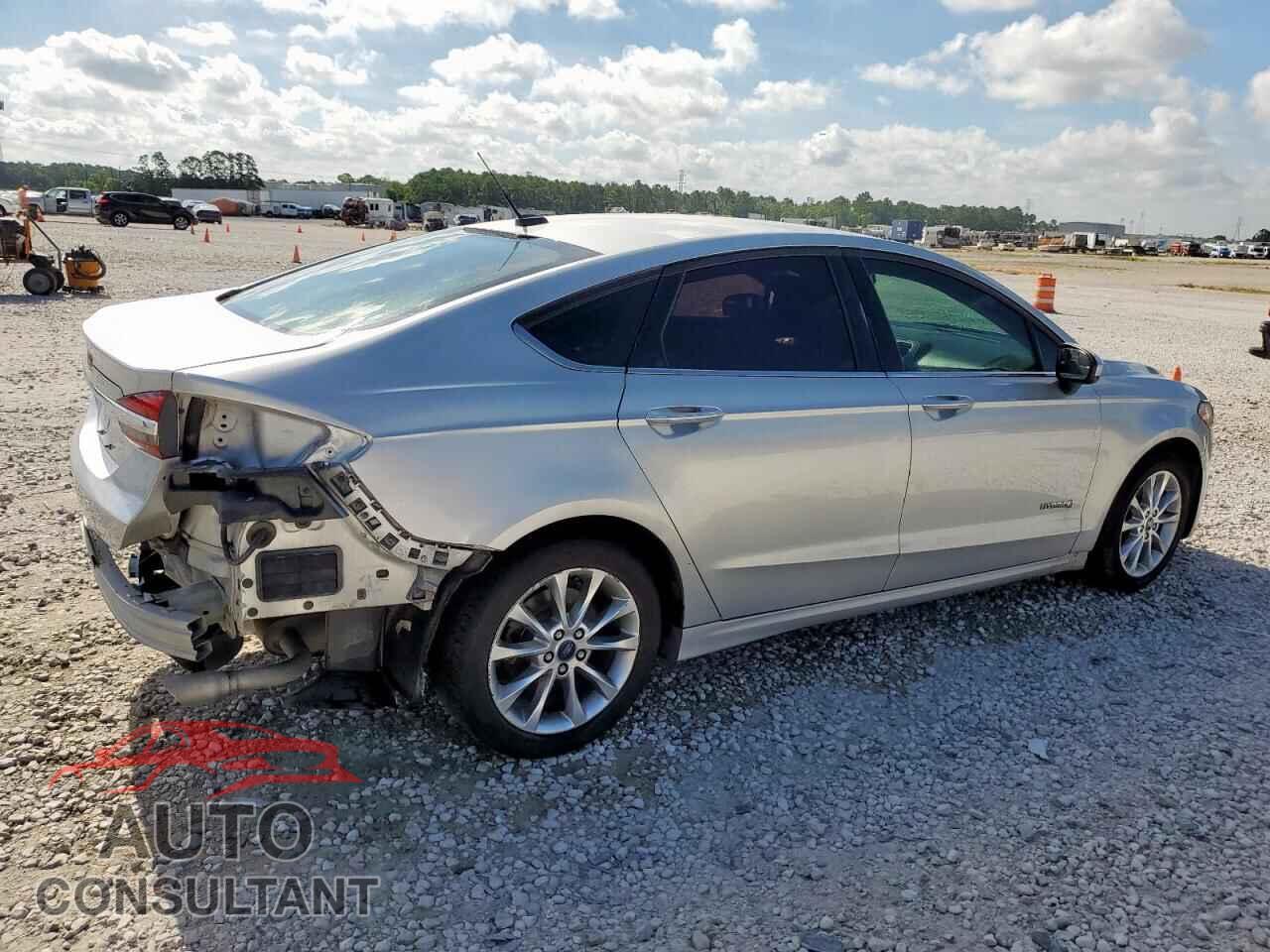 FORD FUSION 2017 - 3FA6P0LU5HR386663