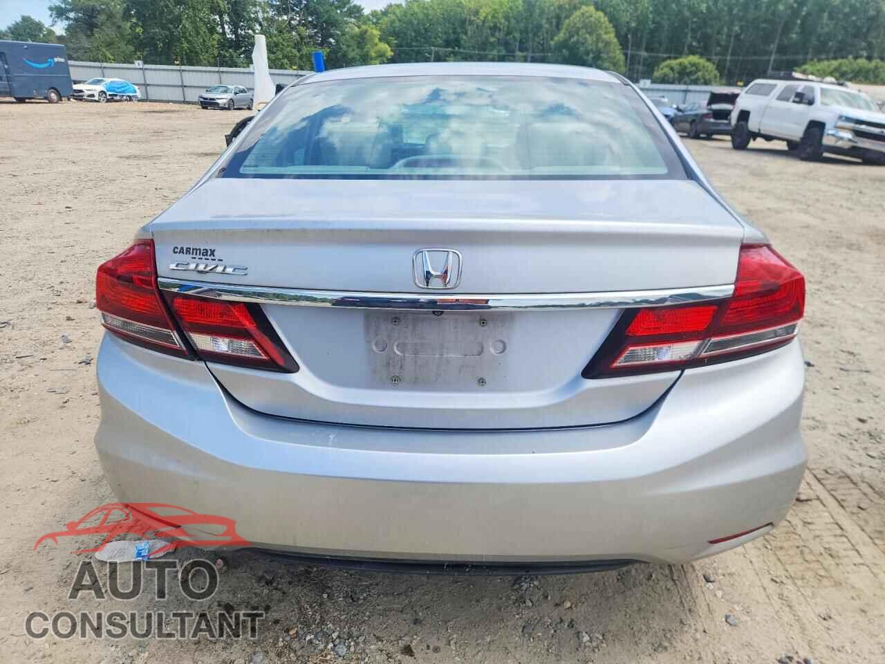 HONDA CIVIC 2013 - 2HGFB2F55DH575846
