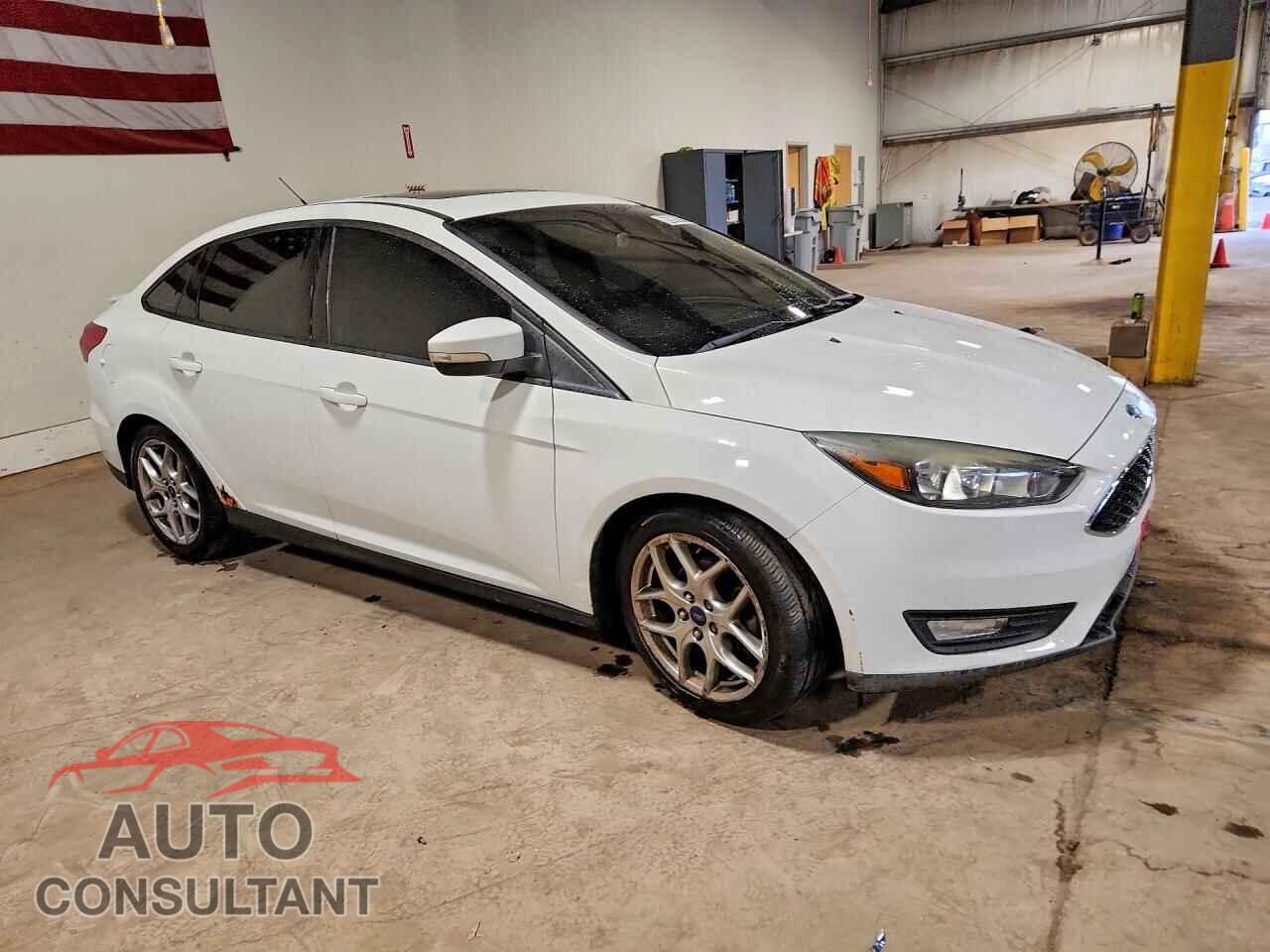 FORD FOCUS 2015 - 1FADP3F20FL245174