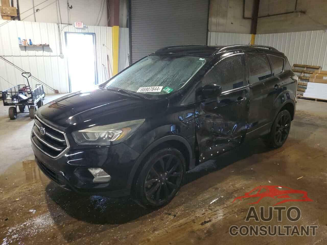 FORD ESCAPE 2017 - 1FMCU9G95HUC71694