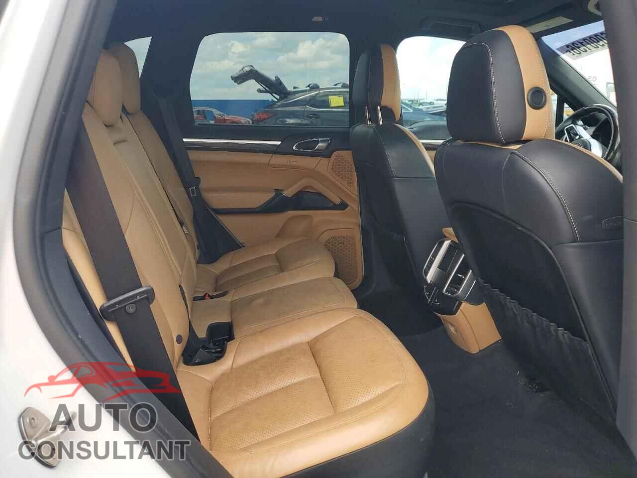 PORSCHE CAYENNE 2016 - WP1AB2A22GLA94285