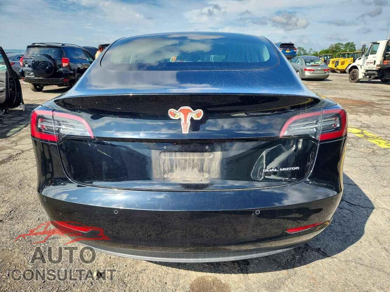 TESLA MODEL 3 2018 - 5YJ3E1EB3JF068262