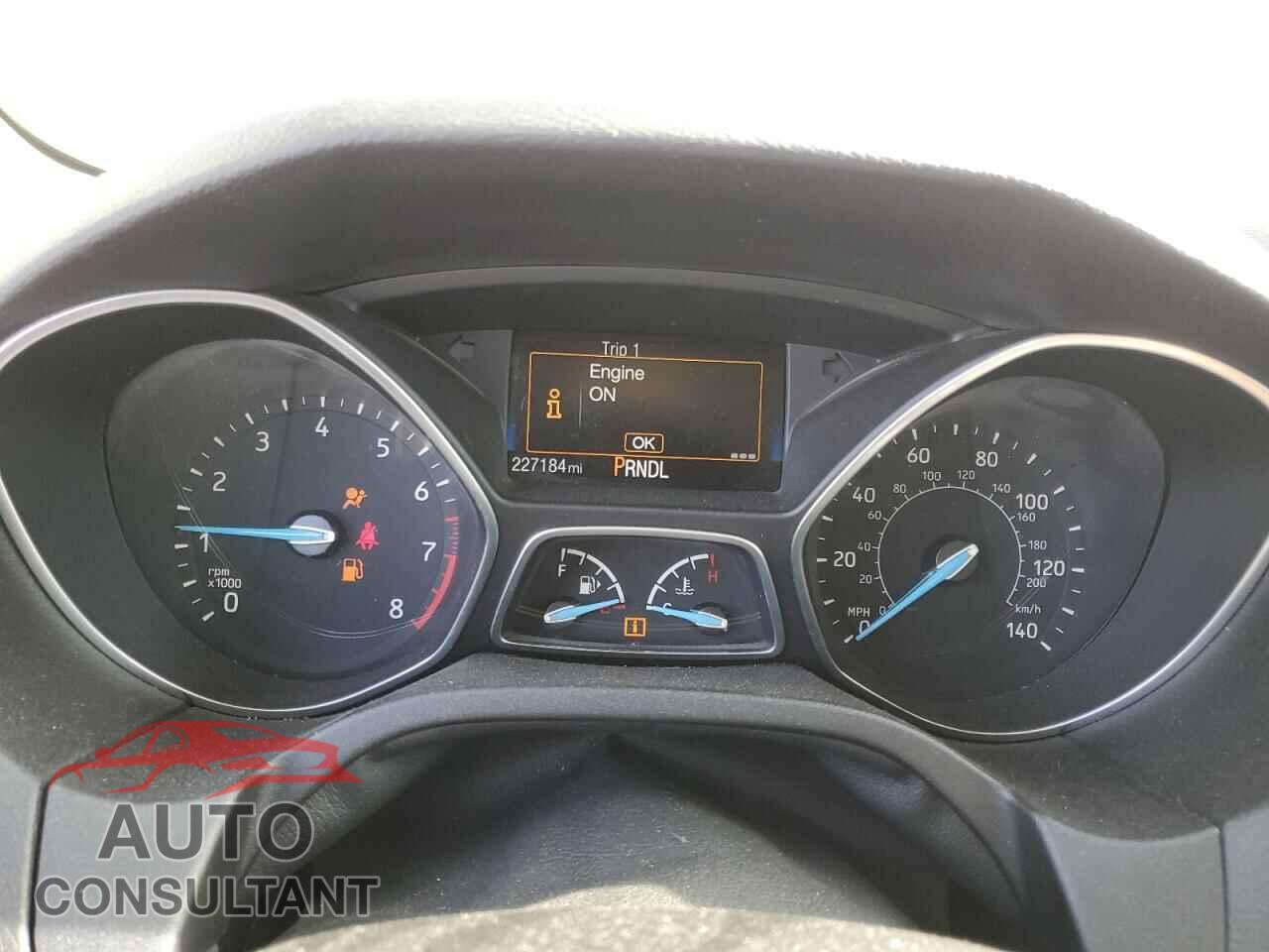 FORD FOCUS 2015 - 1FADP3E20FL364084