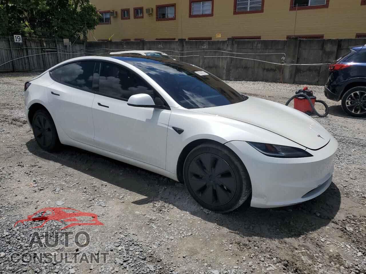 TESLA MODEL 3 2025 - 5YJ3E1EA0SF935917