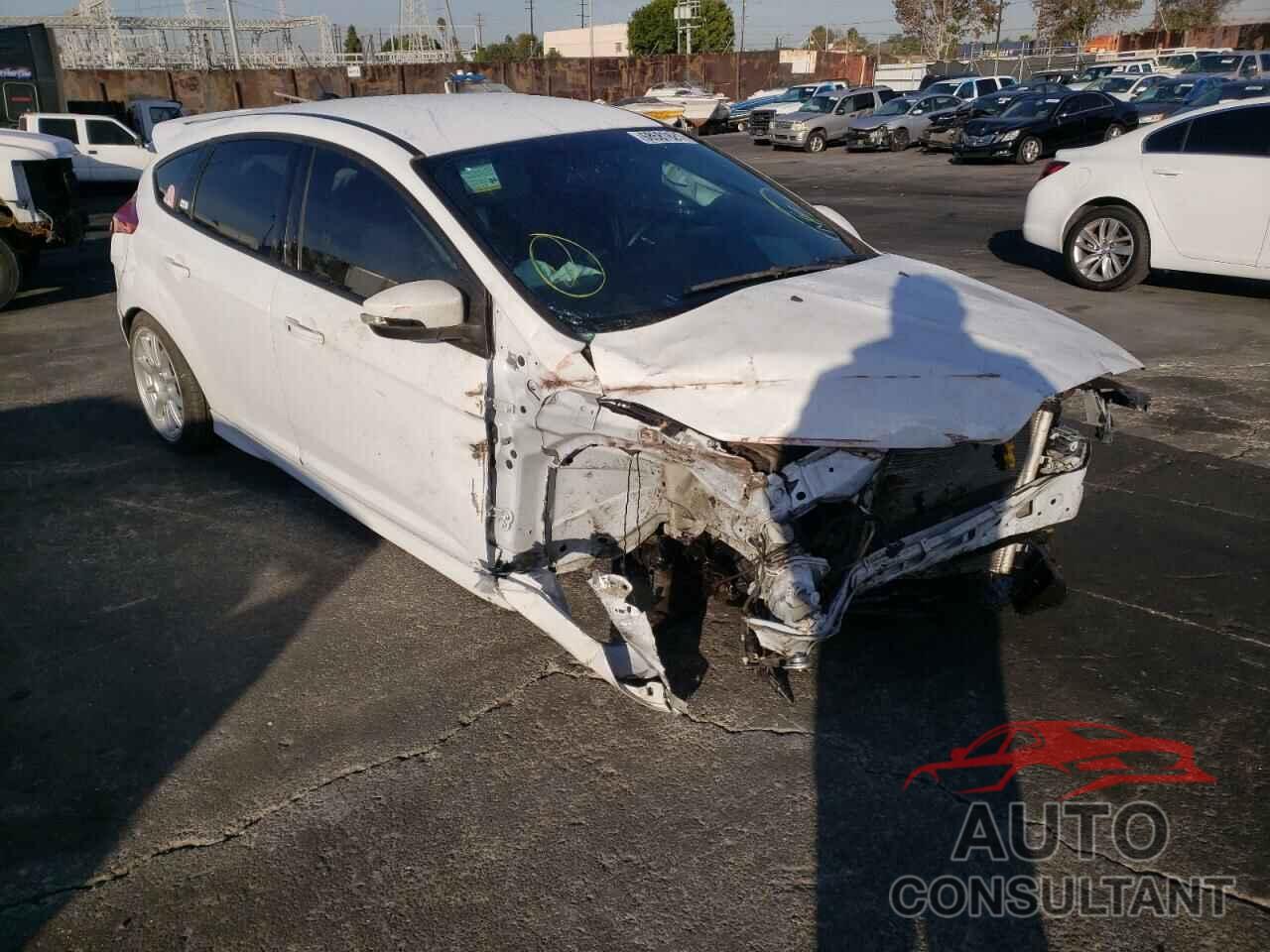 FORD FOCUS 2018 - 1FADP3L93JL289910