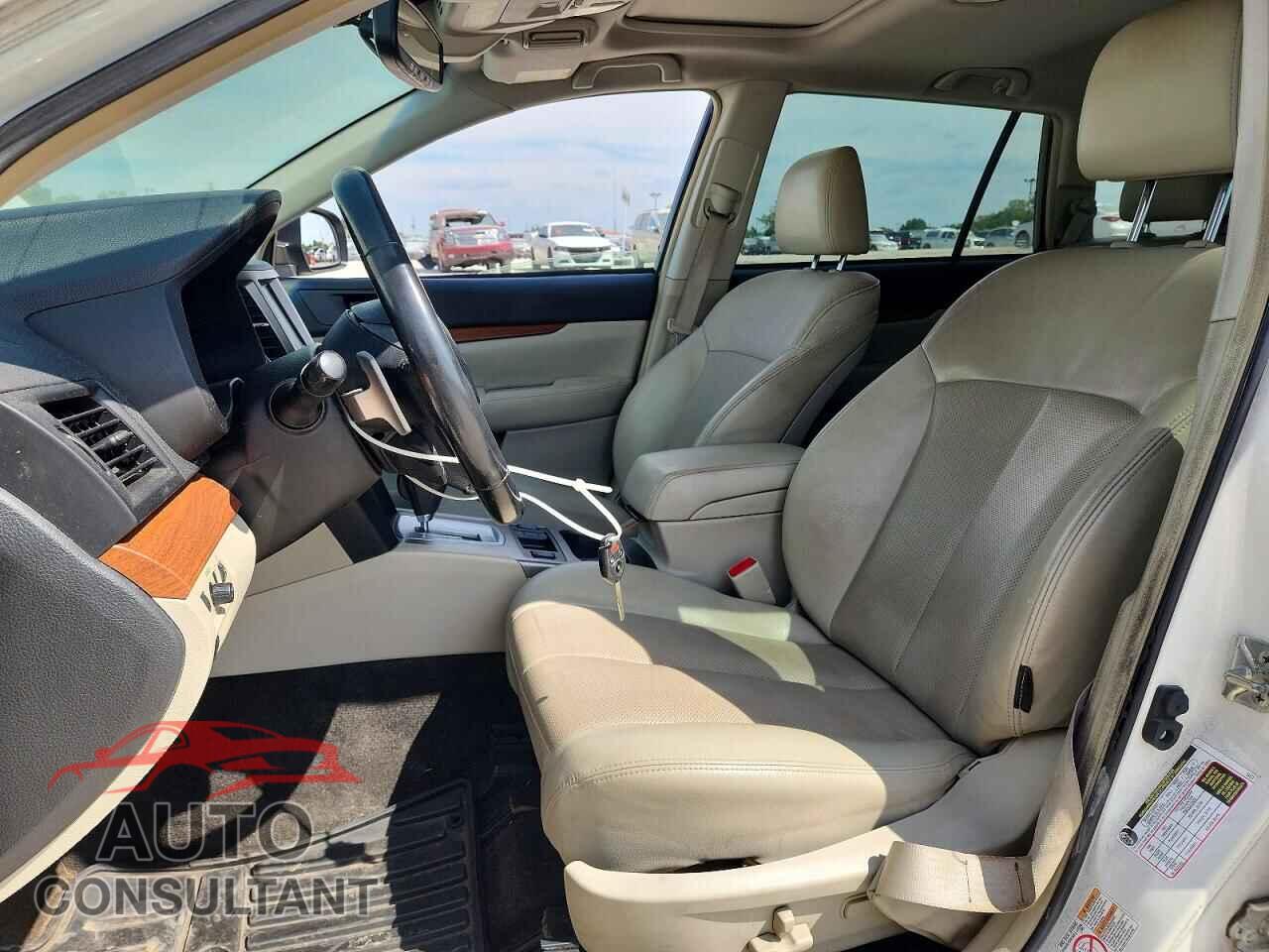 SUBARU OUTBACK 2013 - 4S4BRCPC9D3240843