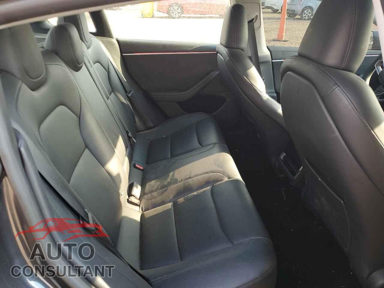 TESLA MODEL 3 2024 - 5YJ3E1EB3RF799687