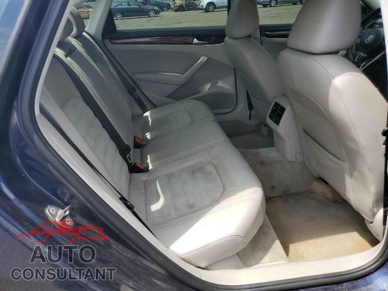 VOLKSWAGEN PASSAT 2013 - 1VWCN7A32DC060640