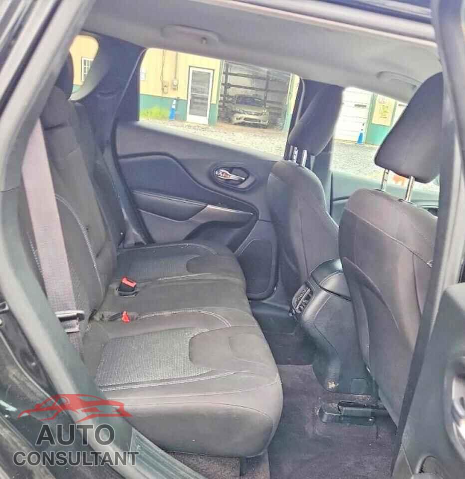 JEEP CHEROKEE 2019 - 1C4PJLCB2KD148091