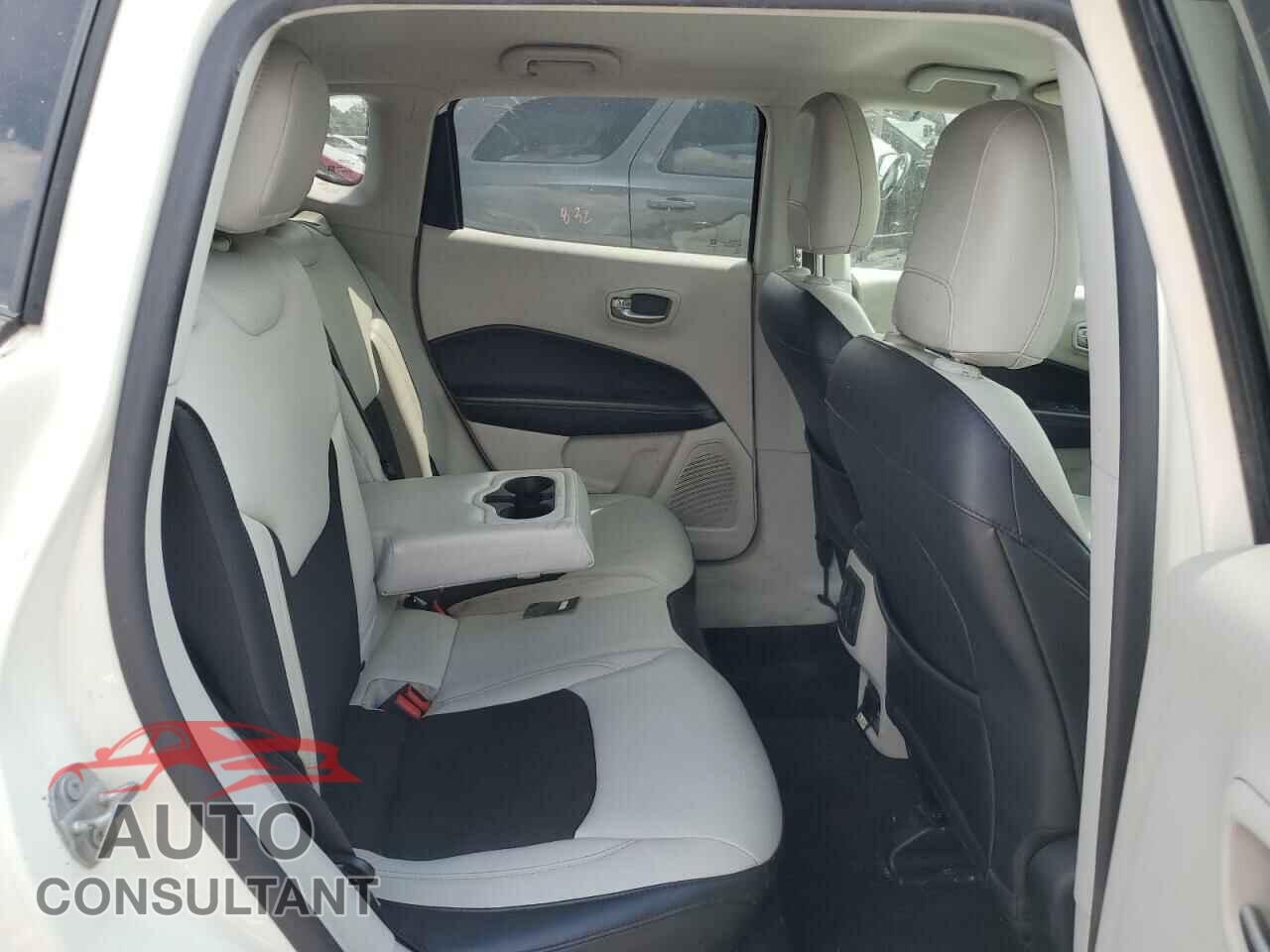 JEEP COMPASS 2018 - 3C4NJDBB4JT135740