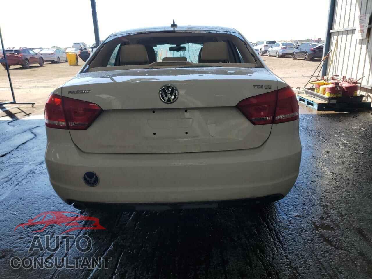 VOLKSWAGEN PASSAT 2012 - 1VWBN7A31CC063183