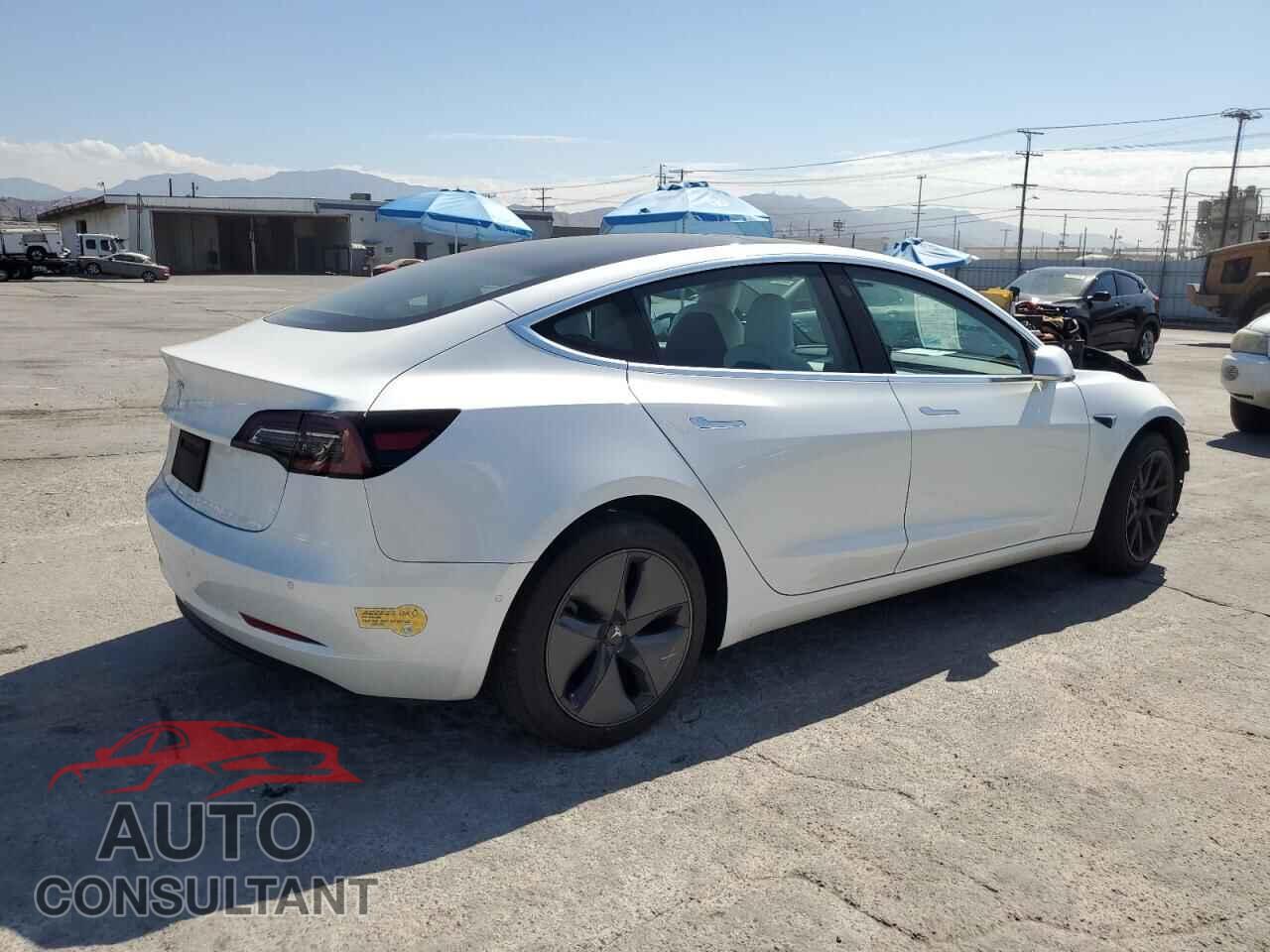 TESLA MODEL 3 2020 - 5YJ3E1EA0LF615384