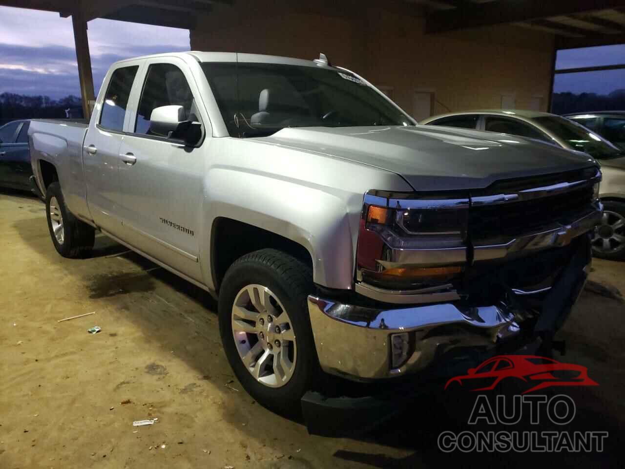 CHEVROLET SILVERADO 2018 - 1GCRCREC4JZ119611