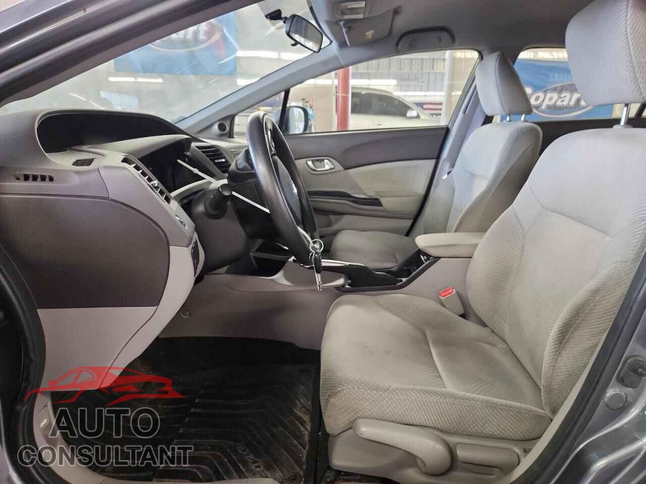 HONDA CIVIC 2012 - JHMFB4F22CS009147