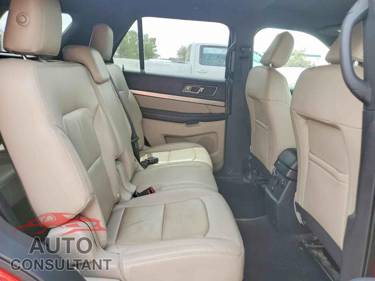 FORD EXPLORER 2018 - 1FM5K7D89JGA25010