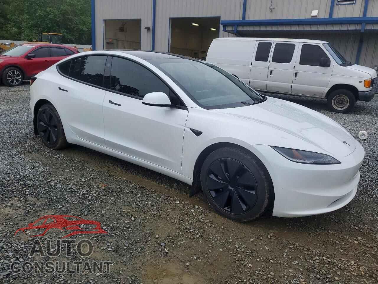 TESLA MODEL 3 2026 - 5YJ3E1EB4TF168230