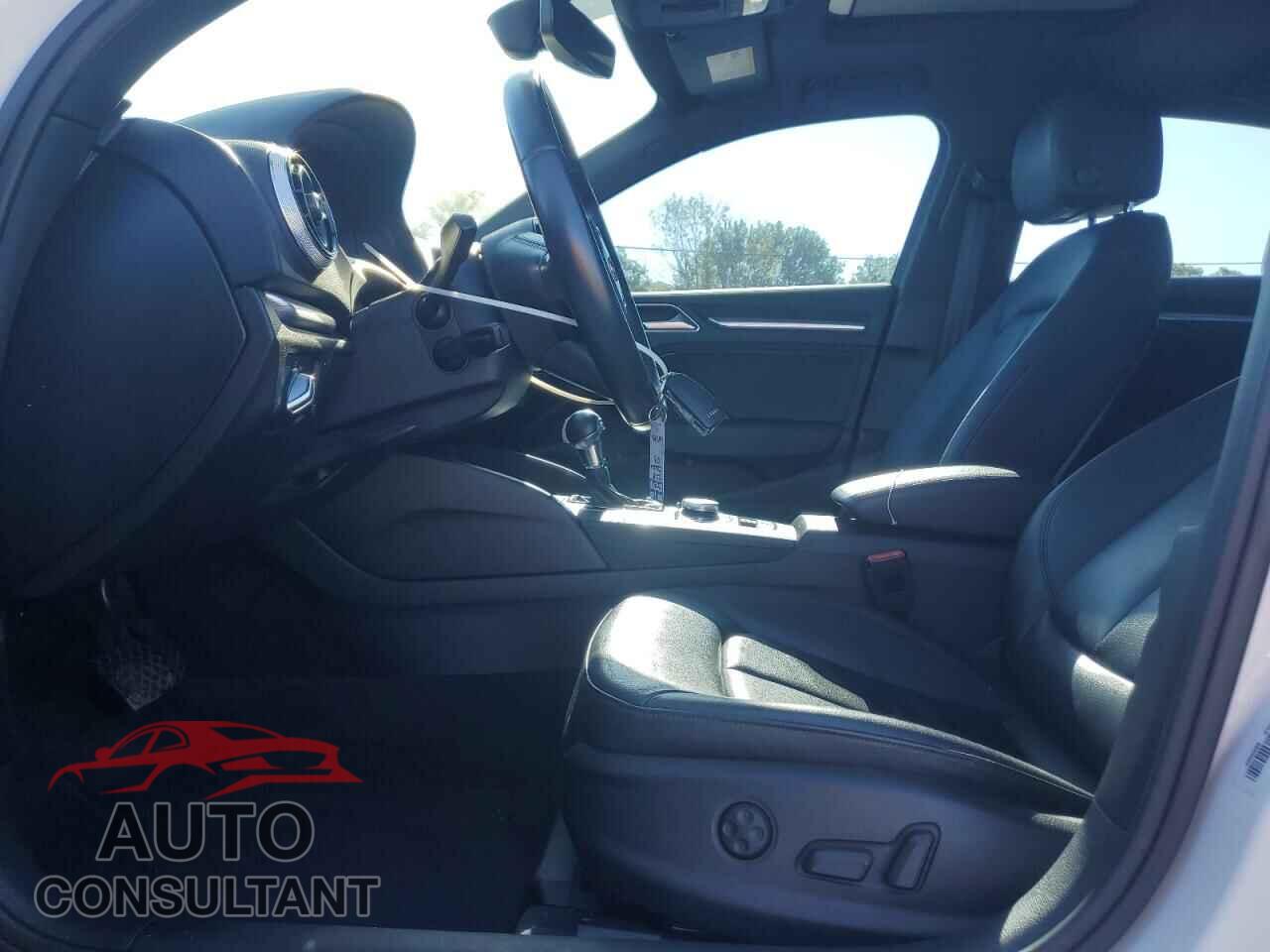 AUDI A3 2018 - WAUGUGFF4J1003404